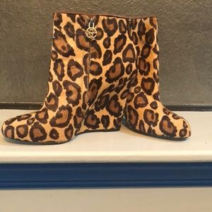 Women’s Sam Edelman Leopard Booties 8M
